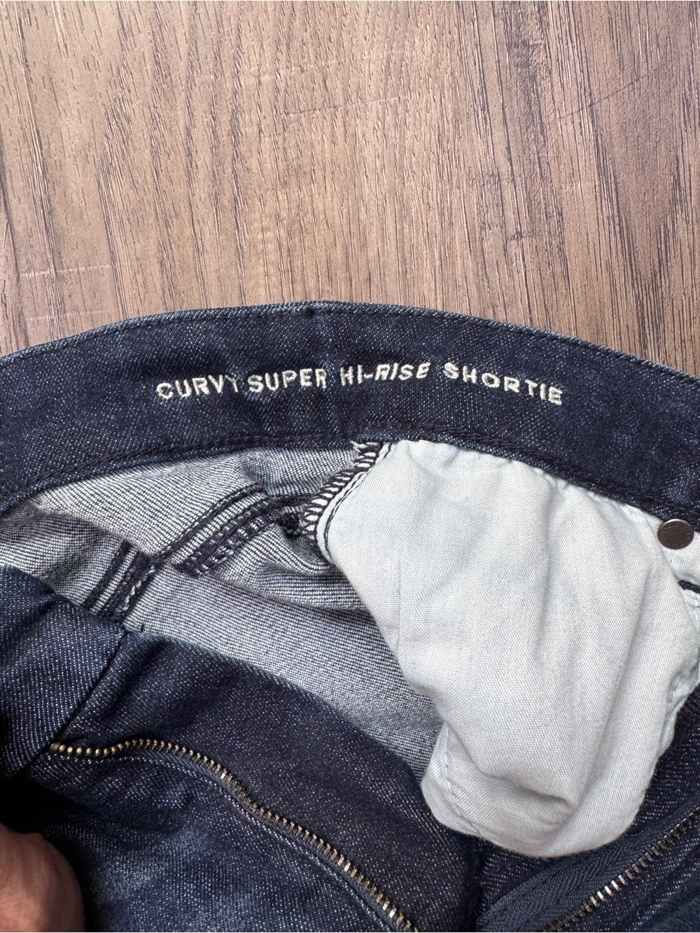 American Eagle Curvy Super Hi-Rise Shortie Dark Wash Sz 6 - Picture 8 of 13